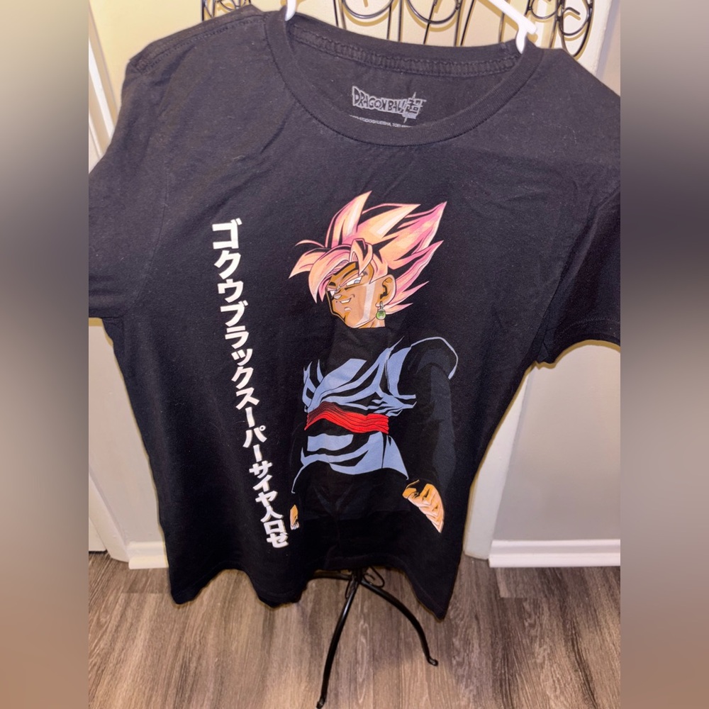 Unisex size medium Black Graphic dragon ball Z shirt